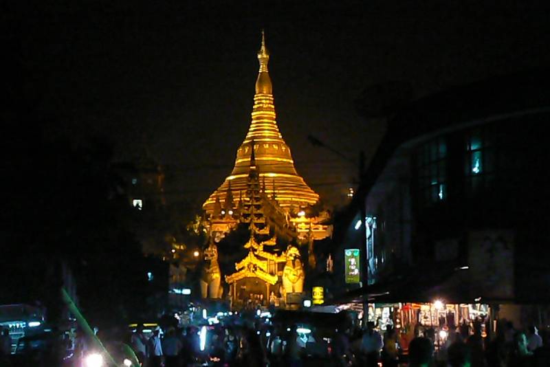 09 Shwedagon Pagoda Yangoon